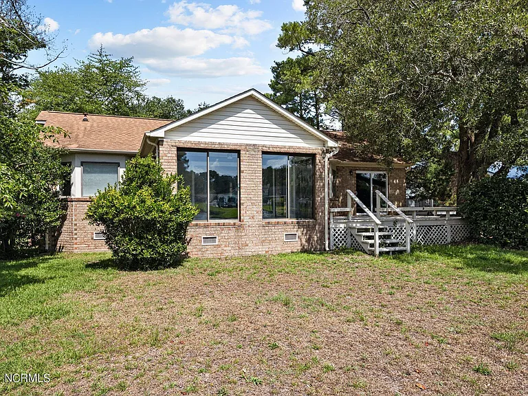 5722 Gondolier Dr — Photo 2