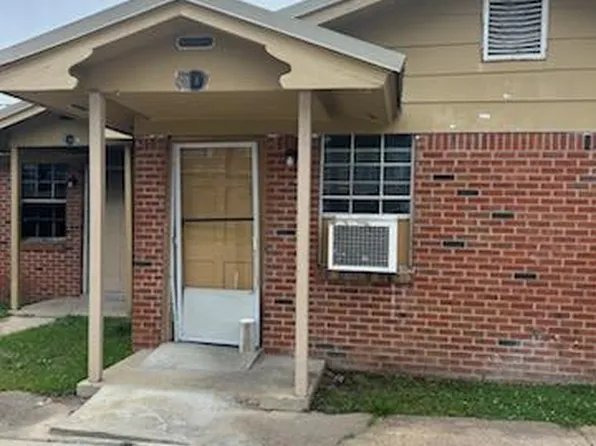 911 20th St N #D, Columbus, MS 39701