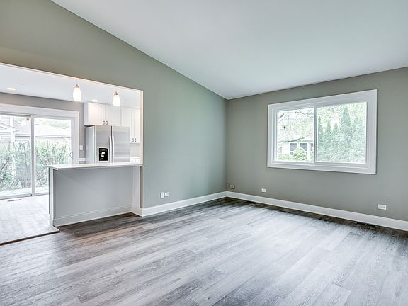 3rd image of 106 Foxcroft Rd