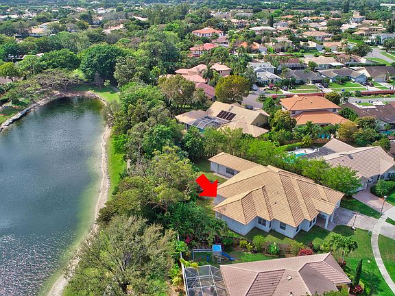 Home For Sale In Thornhill Green