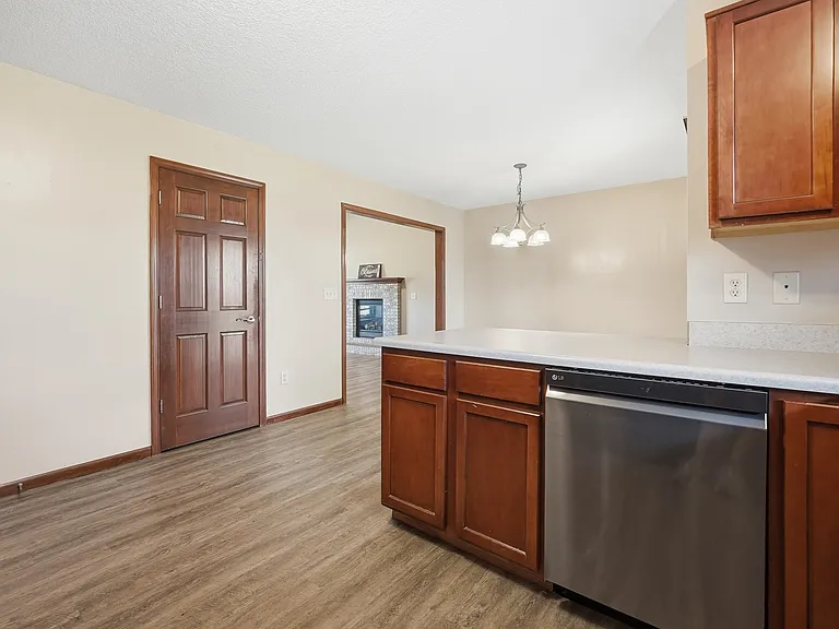 3632 Astoria Way — Photo 15