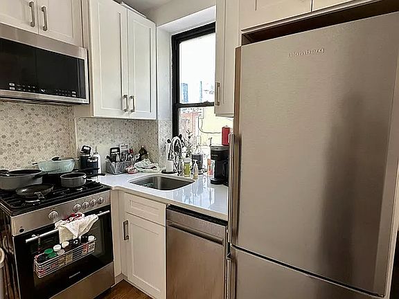 3rd image of 152 8th Ave APT 5N