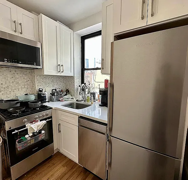 152 8th Ave #5N — Photo 3
