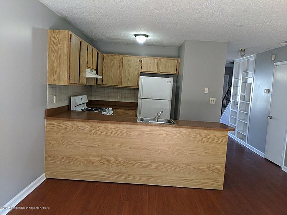 4th image of 1329 Paris Ct #1000
