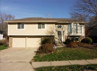 10918 Washington St, Omaha, NE 68137