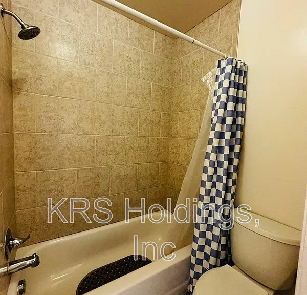 817 Pleasant St — Photo 25