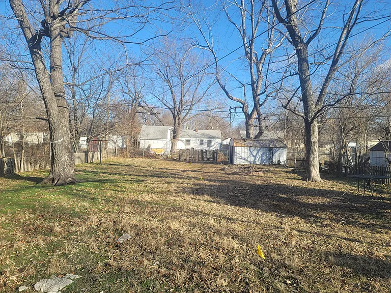 2520 S Mead St — Photo 2