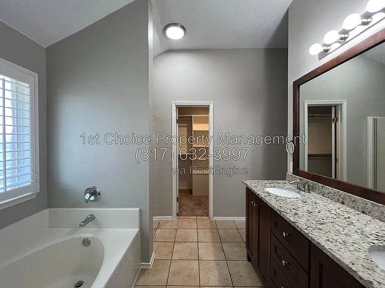 304 E Clover Park Dr — Photo 21
