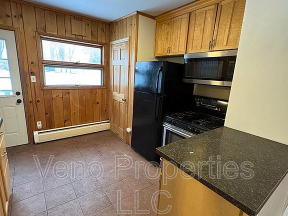 4th image of 1088 Palmer Ave