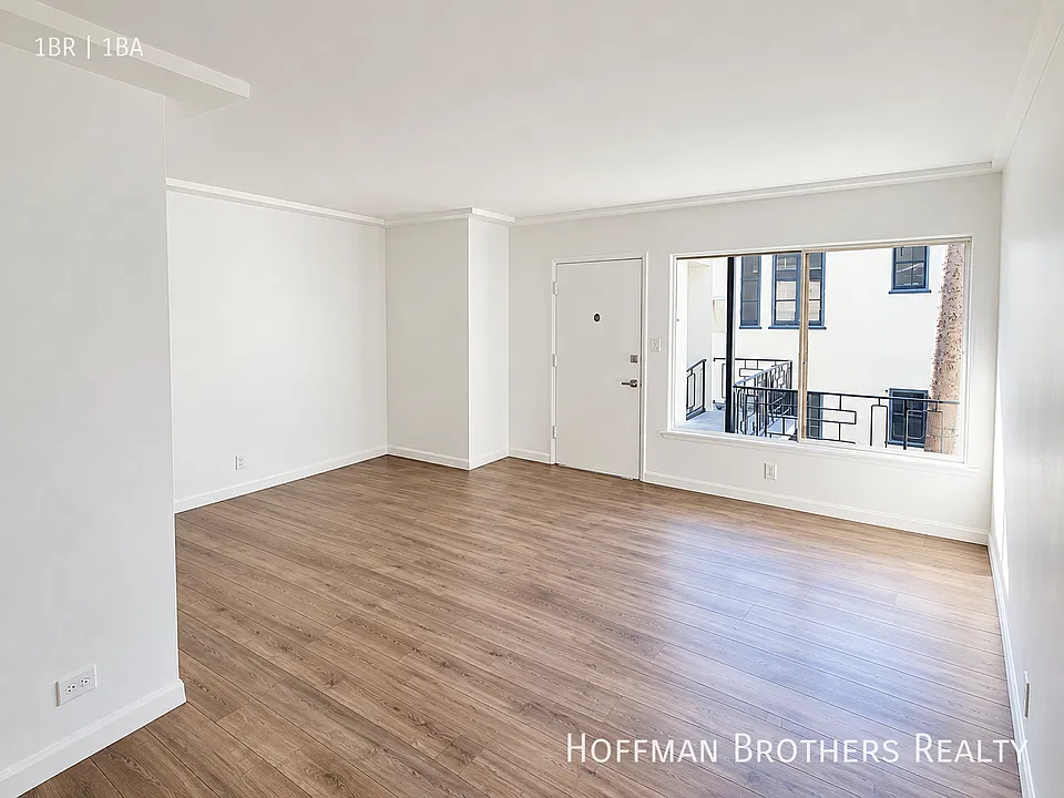 637 S Cloverdale Ave #2
