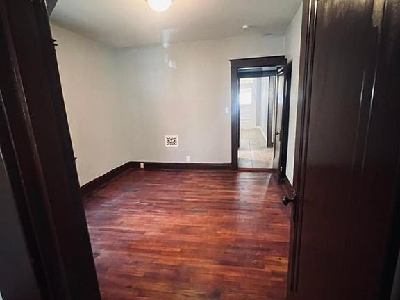 4th image of 5340 Bancroft Ave #1F