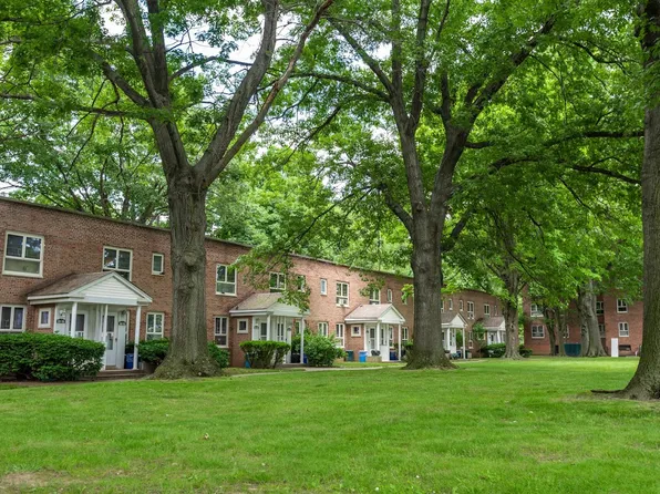 (undisclosed Address), Fresh Meadows, NY 11365