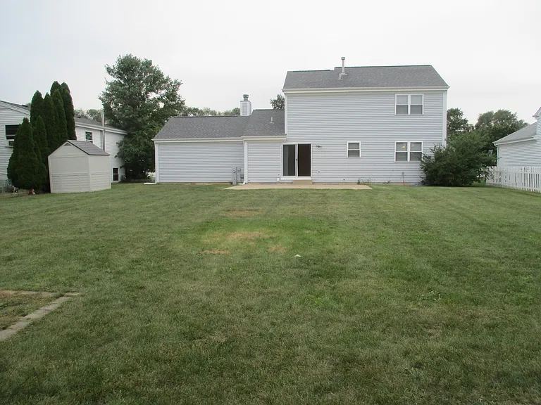 1161 Foxglove Ln — Photo 3