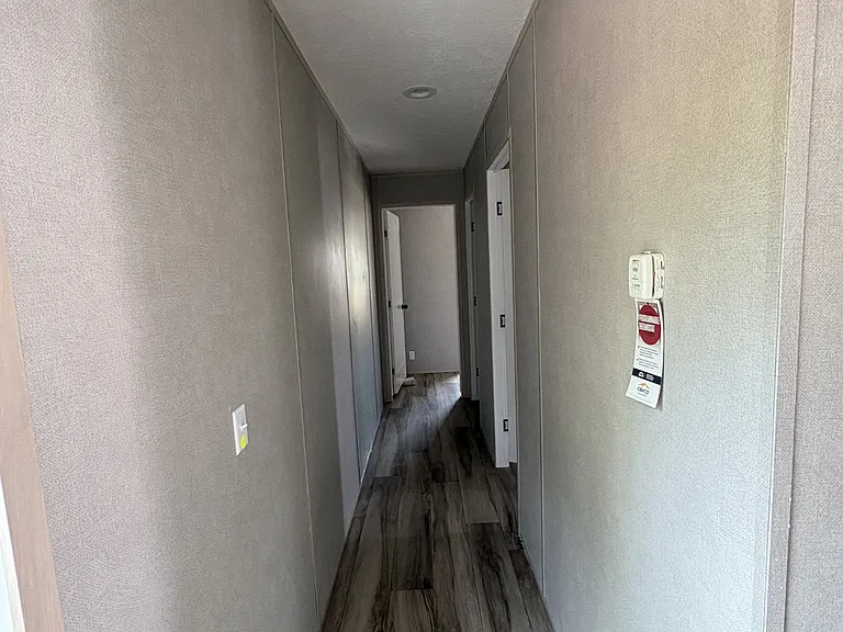 507 Mercedes St — Photo 10