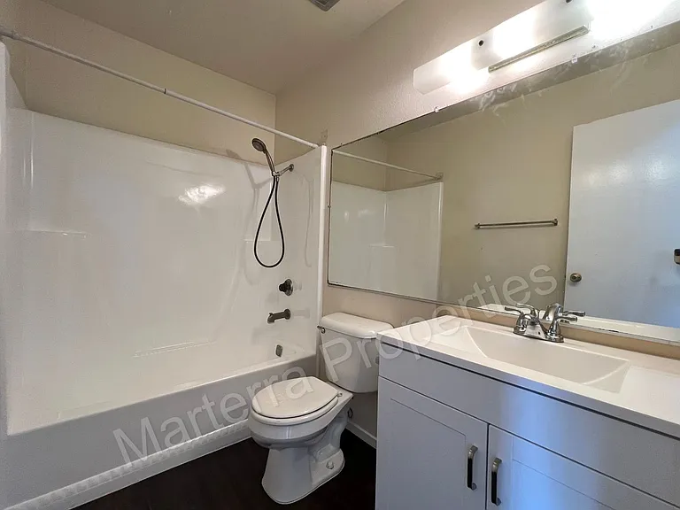 2314 E Ball Rd — Photo 16