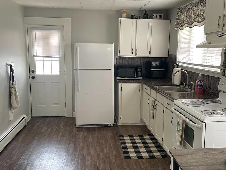 28 Liberty St #1 — Photo 7