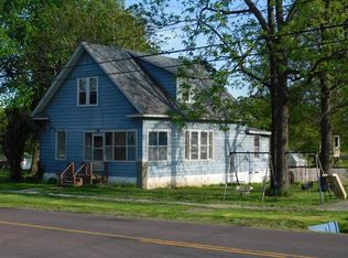 302 E Stone St, Sturgeon, MO 65284