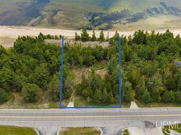 6789 Us Highway 2, Manistique, MI 49854