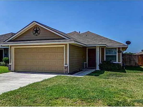 1295 Cottage Grove Cir, Bryan, TX 77801