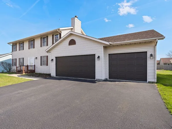 5387 Hawkeye Trl, Machesney Park, IL 61115