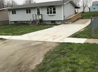 413 S I St, Oskaloosa, IA 52577