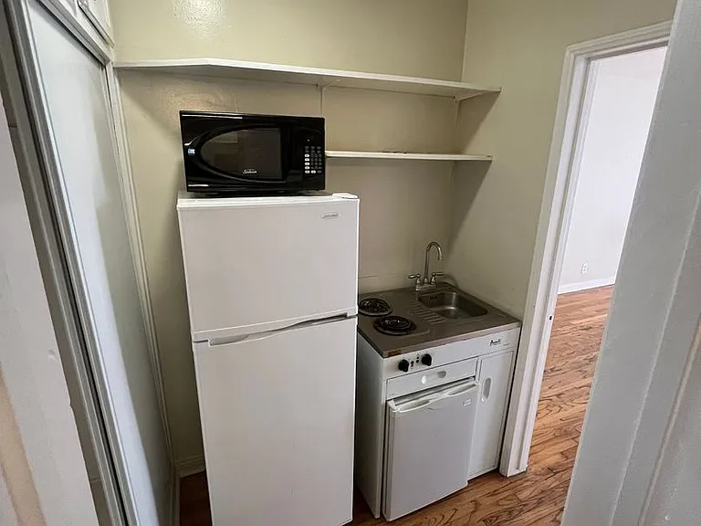 478 Landfair Ave — Photo 6