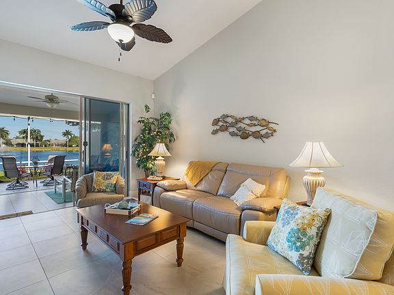 3rd image of 5541 Greenwood Cir