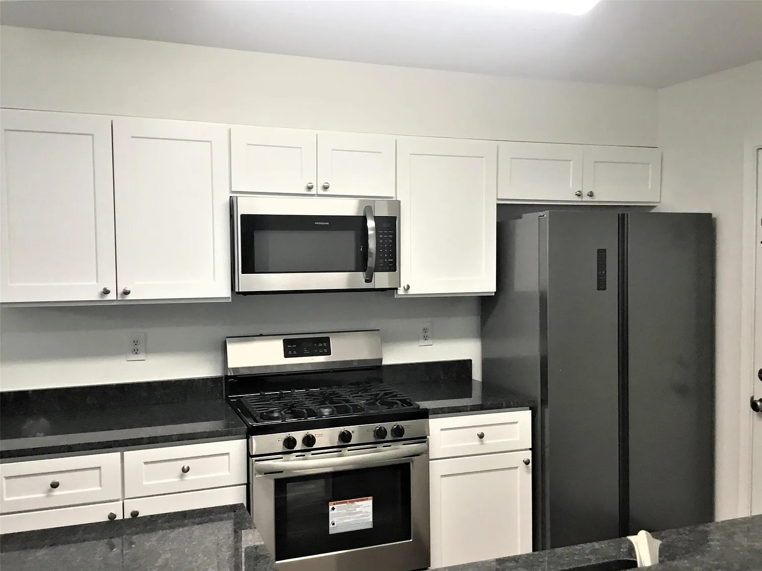 3 bed, 2.5 bath, 1578 sqft, $1,845 — Photo 2