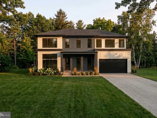 1339 Macbeth St, Mc Lean, VA 22102