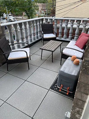 Rented by Alexiou Realty | media 7