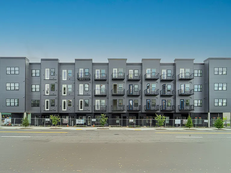 Janie Apartments — Photo 2