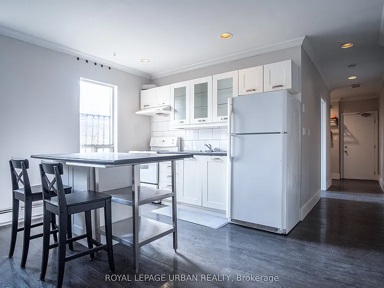 636 Danforth Ave #2 — Photo 9