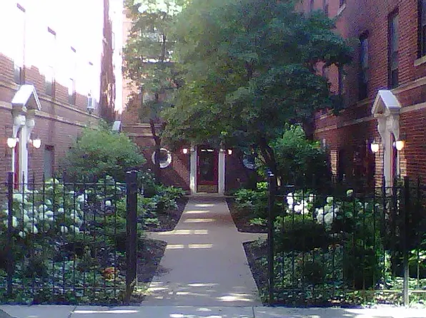 Kaiser Unlimited, 930 W Oakdale Ave #936-2S, Chicago, IL 60657
