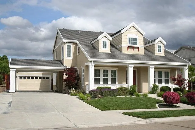 2558 Pienza St photo 1