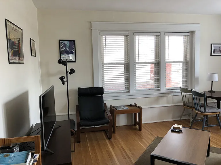 1629 E Superior — Photo 8