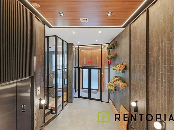 5th image of 411 Meeker Ave #302D