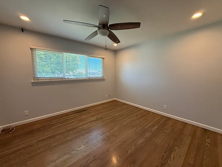 5376 Selma Ave — Photo 14