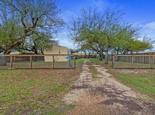 204 Lazy Rd, Rockport, TX 78382