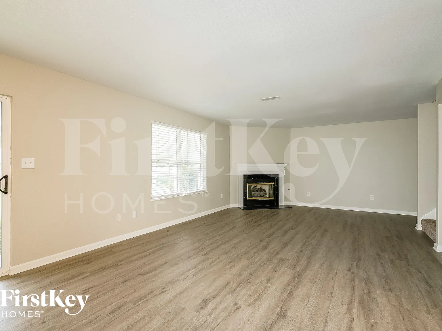 4 bed, 2.5 bath, 2756 sqft, $2,995 — Photo 2