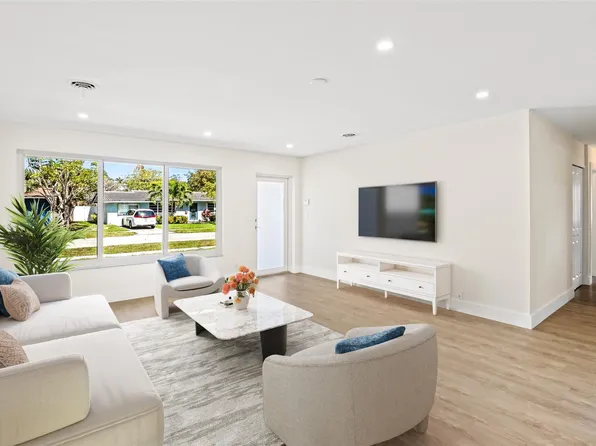 1104 SE 7th Street, Deerfield Beach, FL 33441