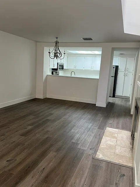 2 bed, 2.5 bath, 1334 sqft, $4,295 — Photo 3
