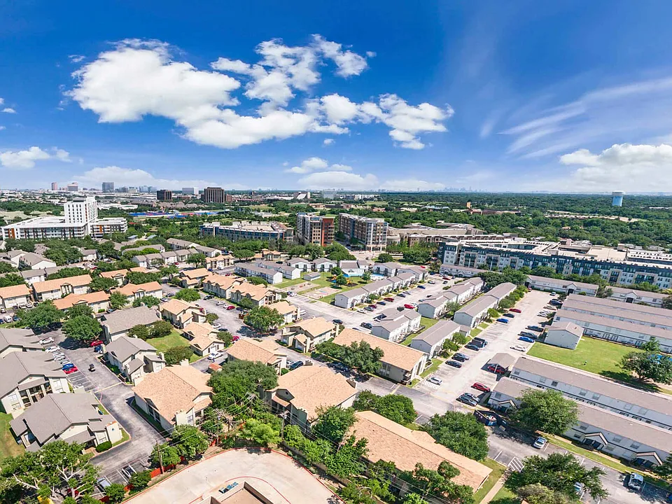 Addison Apartments at the Park