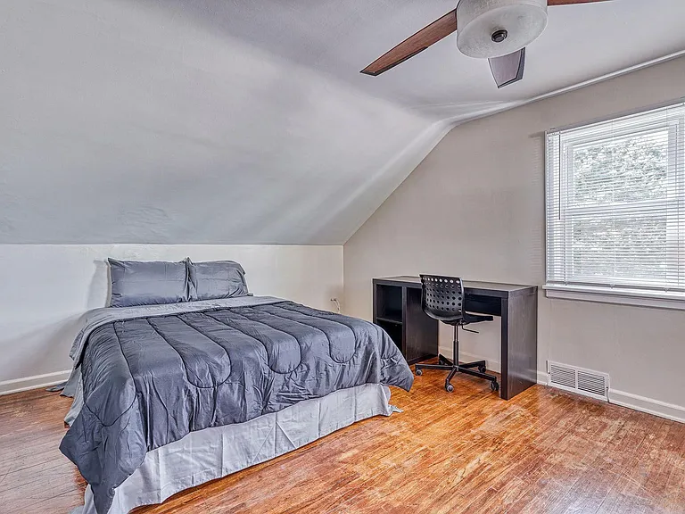 1744 Mount Hope Ave — Photo 12