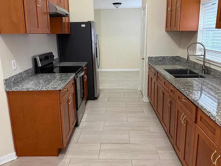 10302 Lybert Rd — Photo 9