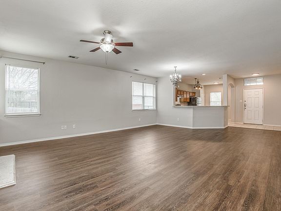 3rd image of 3483 Smoketree Dr