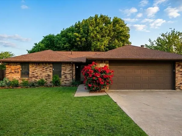 504 Bluebird Ln, Red Oak, TX 75154