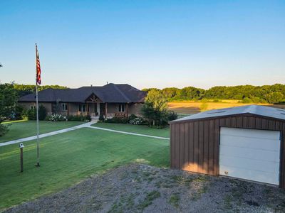 21261 SW Santa Fe Lake Rd, Douglass, KS, 67039