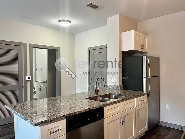 782 Riverfront Pkwy #321 — Photo 6