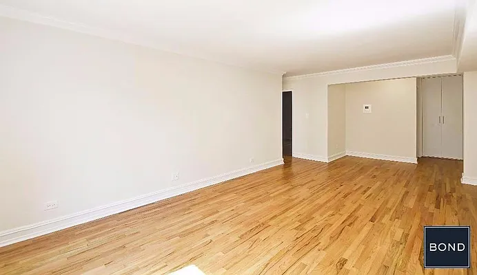 Rented by Bond New York | media 5