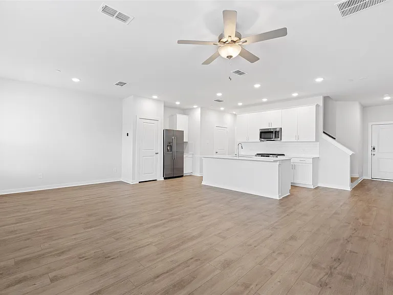 3015 Dovedale St — Photo 3